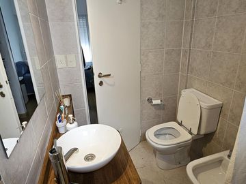 Departamento de 3 ambientes con balcón en Olivos