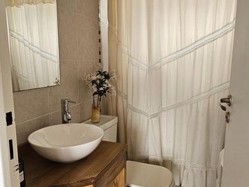Departamento de 3 ambientes con balcón en Olivos