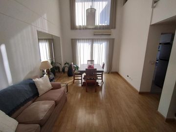 Departamento de 3 ambientes con balcón en Olivos