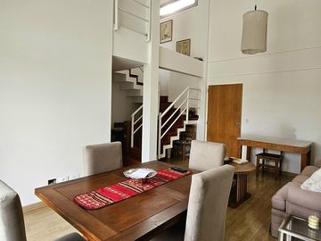 Departamento de 3 ambientes con balcón en Olivos