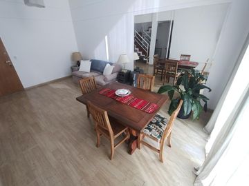 Departamento de 3 ambientes con balcón en Olivos