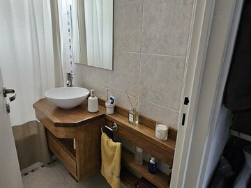 Departamento de 3 ambientes con balcón en Olivos