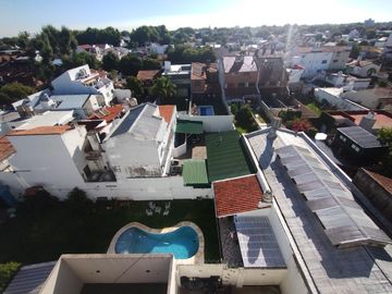 Departamento de 3 ambientes con balcón en Olivos