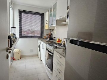 Departamento de 3 ambientes con balcón en Olivos