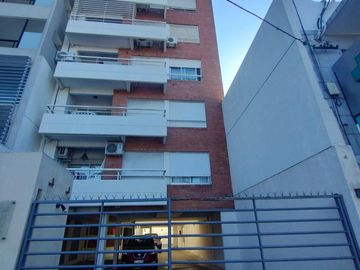 Departamento de 3 ambientes con balcón en Olivos