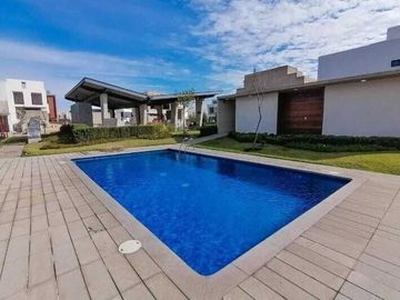 Venta de Casa dentro de coto, Parques Vallarta, Zapopan