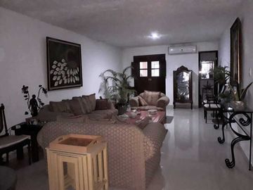 Casa en venta de una planta en la Colonia México Mérida