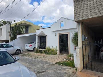 Casa en venta de una planta en la Colonia México Mérida