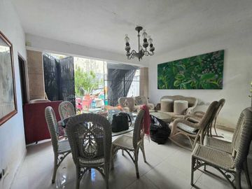 Casa en venta de una planta en la Colonia México Mérida
