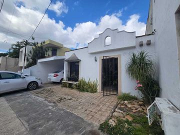 Casa en venta de una planta en la Colonia México Mérida