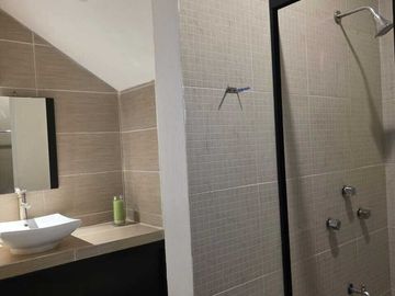 CASA EN VENTA EN GRAN SANTA FE C/ 4 RECÁMARAS Y ALBERCA, MERIDA YUCATAN