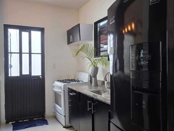 CASA EN VENTA EN GRAN SANTA FE C/ 4 RECÁMARAS Y ALBERCA, MERIDA YUCATAN