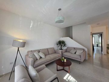 CASA EN VENTA EN GRAN SANTA FE C/ 4 RECÁMARAS Y ALBERCA, MERIDA YUCATAN