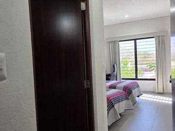 CASA EN VENTA EN GRAN SANTA FE C/ 4 RECÁMARAS Y ALBERCA, MERIDA YUCATAN