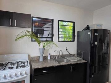 CASA EN VENTA EN GRAN SANTA FE C/ 4 RECÁMARAS Y ALBERCA, MERIDA YUCATAN