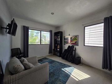 CASA EN VENTA EN GRAN SANTA FE C/ 4 RECÁMARAS Y ALBERCA, MERIDA YUCATAN