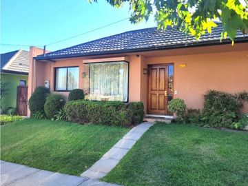 SE VENDE CASA EN VILLA ALEMANA PEÑABLANCA