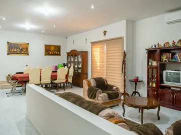 Venta Casa amplia de un nivel, área Viñedos