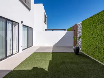 Casa Nueva en Venta en Av. Juárez y Periférico, Torreón, Coah.