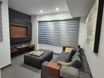 Casa Amueblada en Venta con Recámara en Planta Baja en Altozano la Nueva Laguna