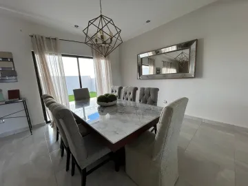 Casa en Venta en Exclusiva Comunidad Cerrada en Los Viñedos, Torreón
