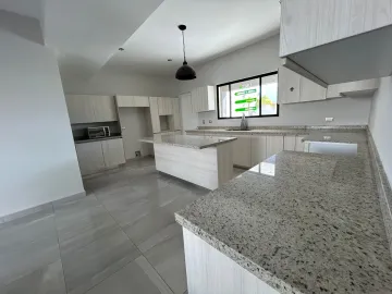 Casa en Venta en Exclusiva Comunidad Cerrada en Los Viñedos, Torreón