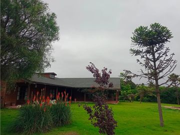 ¡Linda y amplia casa a solo 15 minutos de Concón!