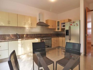 CASA EN VENTA EN MORELIA, ZONA ALTOZANO.