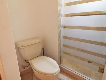 CASA EN VENTA EN MORELIA, ZONA ALTOZANO.