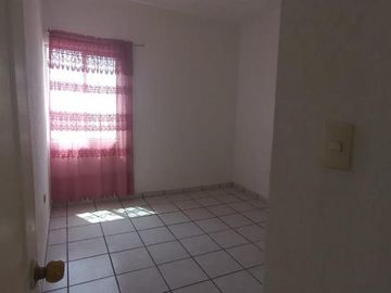 CASA EN VENTA EN FRACCIONAMIENTO VILLAS DEL SOL, TORREON, COAHUILA.