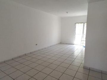 CASA EN VENTA EN FRACCIONAMIENTO VILLAS DEL SOL, TORREON, COAHUILA.