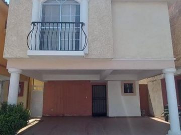 CASA EN VENTA EN FRACCIONAMIENTO VILLAS DEL SOL, TORREON, COAHUILA.