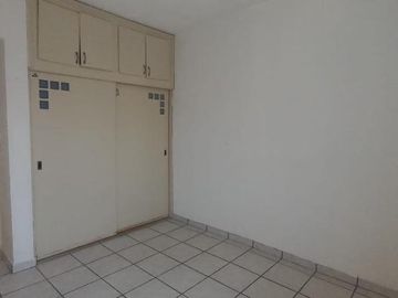 CASA EN VENTA EN FRACCIONAMIENTO VILLAS DEL SOL, TORREON, COAHUILA.