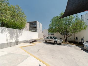Fábrica de tabaco en exclusiva ubicación 9,784 m2 de potencial infinito