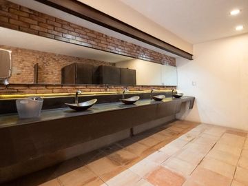 Fábrica de tabaco en exclusiva ubicación 9,784 m2 de potencial infinito