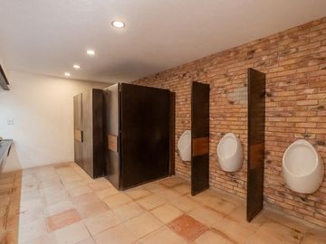 Fábrica de tabaco en exclusiva ubicación 9,784 m2 de potencial infinito