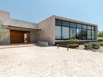 Fábrica de tabaco en exclusiva ubicación 9,784 m2 de potencial infinito