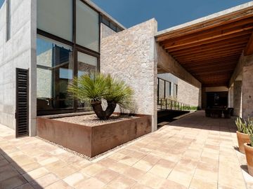 Fábrica de tabaco en exclusiva ubicación 9,784 m2 de potencial infinito