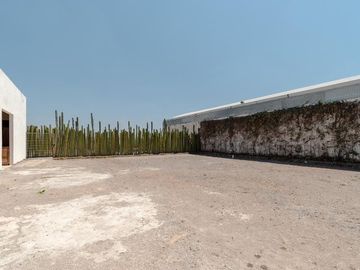Fábrica de tabaco en exclusiva ubicación 9,784 m2 de potencial infinito