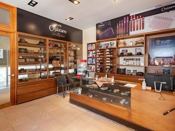 Fábrica de tabaco en exclusiva ubicación 9,784 m2 de potencial infinito