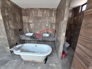 CASA EN VENTA AL NORTE