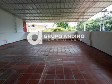 ARRIENDO de CASA COMERCIAL en BUCARAMANGA
