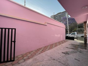 Casa a pie de Calle - Colonia La Paz - Zona Av. Juarez