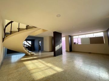 Casa a pie de Calle - Colonia La Paz - Zona Av. Juarez