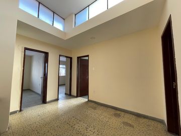 Casa a pie de Calle - Colonia La Paz - Zona Av. Juarez