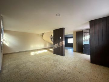 Casa a pie de Calle - Colonia La Paz - Zona Av. Juarez