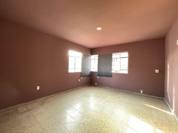 Casa a pie de Calle - Colonia La Paz - Zona Av. Juarez