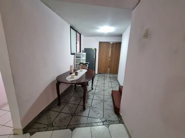 Se vende Casa de 2 pisos en sector CENTRO SUR, calle Díaz Gana entre Av. Argentina y EdoLefort  8 D +3 B a 7.950 UF
