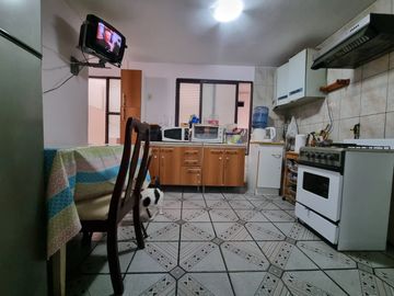 Se vende Casa de 2 pisos en sector CENTRO SUR, calle Díaz Gana entre Av. Argentina y EdoLefort  8 D +3 B a 7.950 UF