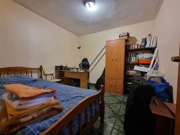 Se vende Casa de 2 pisos en sector CENTRO SUR, calle Díaz Gana entre Av. Argentina y EdoLefort  8 D +3 B a 7.950 UF